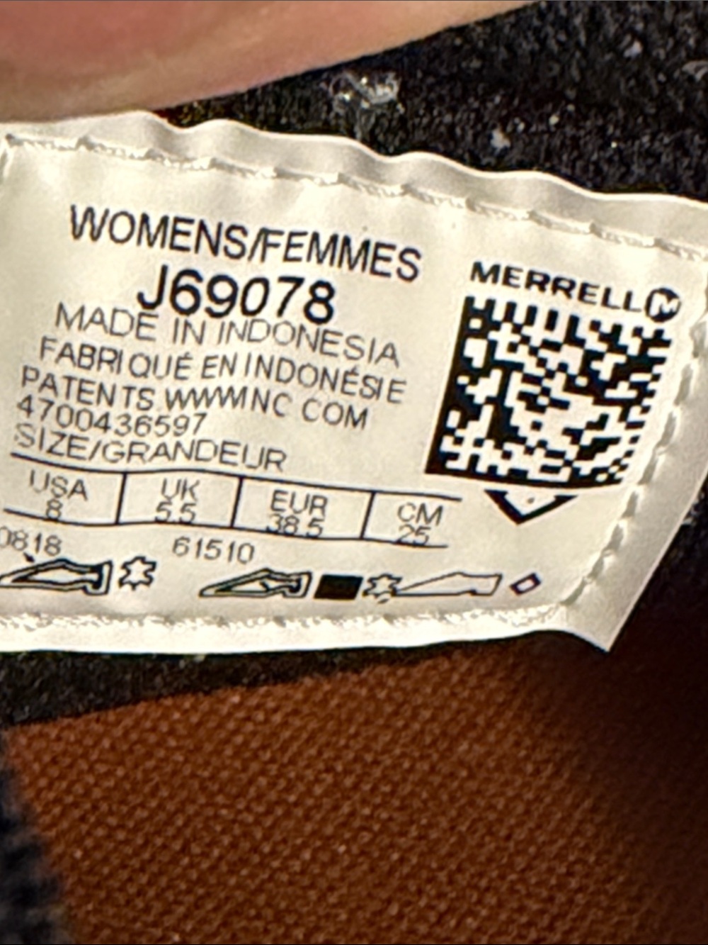 Merrell Woman’s Dassie style slip on casual loafer with buckle. Size 8. - Picture 10 of 14